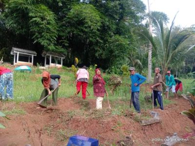 Kerja Bakti Dusun Mejingklak