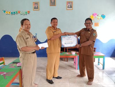 Penerimaan Hadiah Juara 3 Tingkat Provinsi Jawa Tengah BKB HIU